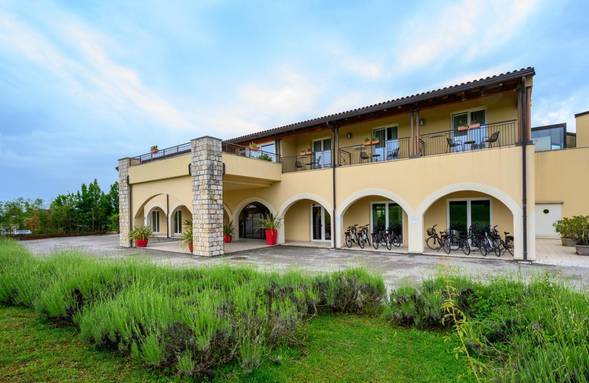 Leonardo Hotel Lago Di Garda - Wellness And Spa ลาซีเซ ภายนอก รูปภาพ