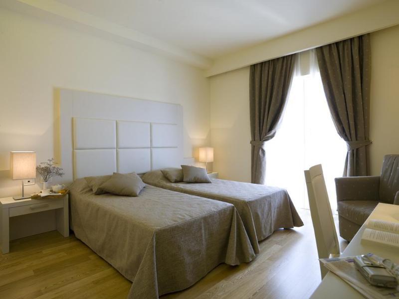 Leonardo Hotel Lago Di Garda - Wellness And Spa ลาซีเซ ภายนอก รูปภาพ